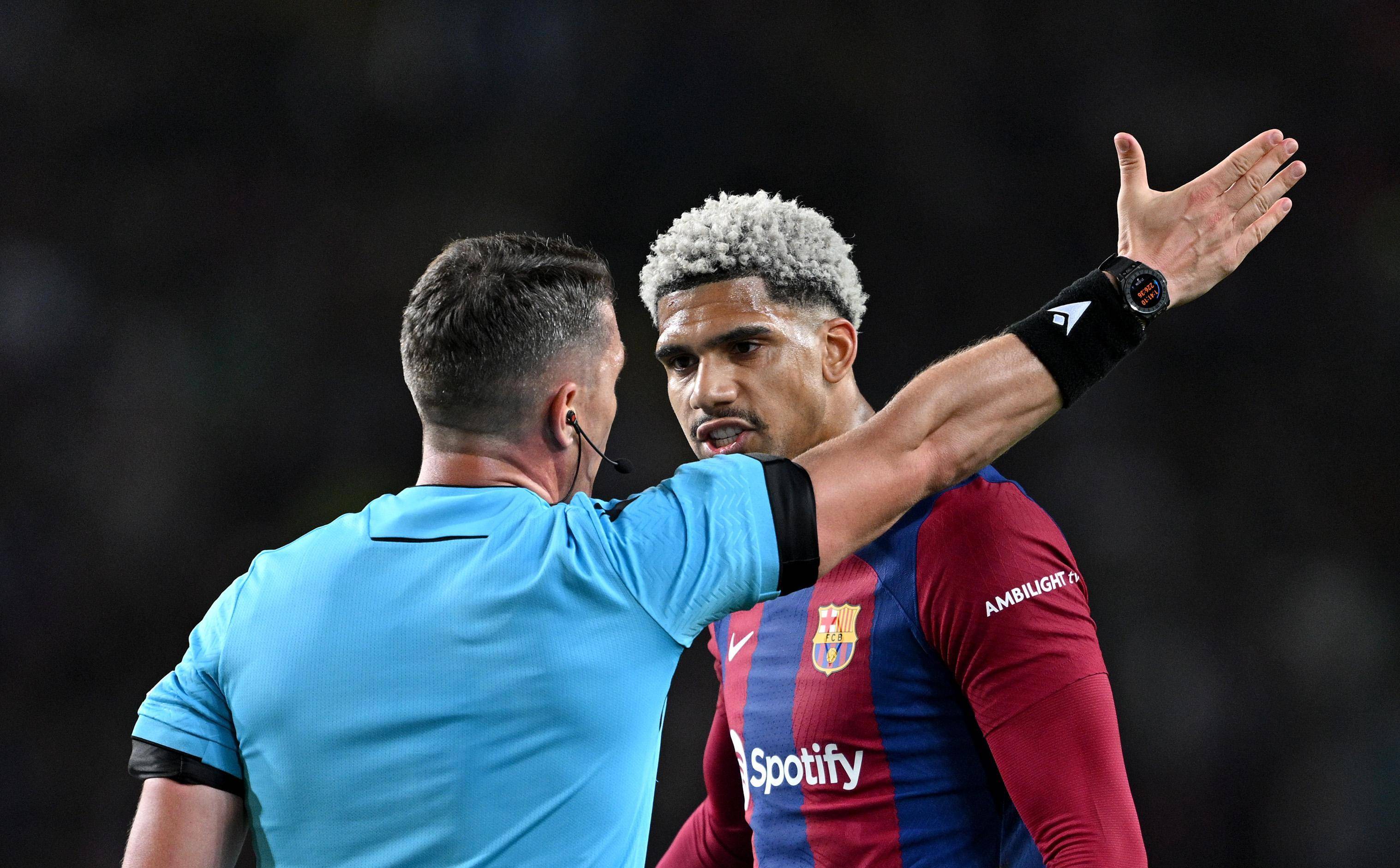 开云中国-多伦多猛龙遗憾出局备战欧冠拉齐奥冲刺阶段绝杀压哨，网友：罗马围绕欧超杯外线爆发